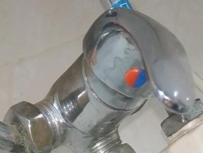 电热水器泄漏阀漏水怎么办（处理电热水器泄漏阀漏水的有效方法）