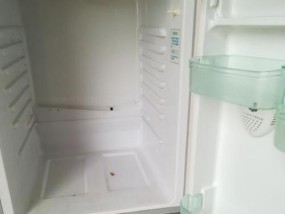 如何处理冰箱冷冻层结冰问题（快速解决结冰困扰）