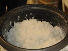 电饭煲蒸米硬了怎么办（解决电饭煲蒸米硬的方法）