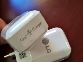 能控制电压的充电器是什么型号？它的优势在哪里？