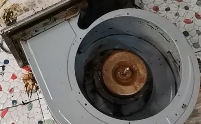 玻璃油烟机清洗指南（拆卸清洗方法及注意事项）  第2张