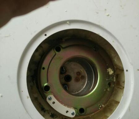 如何拆开电热水器清洗内胆（简单操作）  第3张