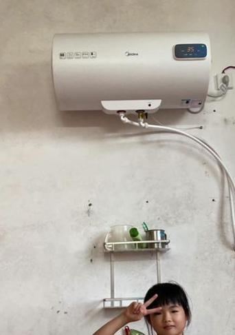 美的热水器滴水管拆卸方法是什么？  第1张